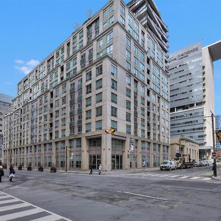 Toronto Luxury Accommodations - Qwest Экстерьер фото