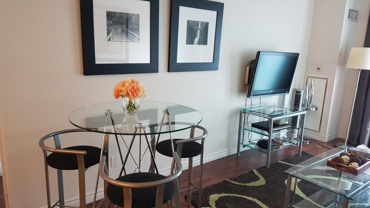 Toronto Luxury Accommodations - Qwest Экстерьер фото