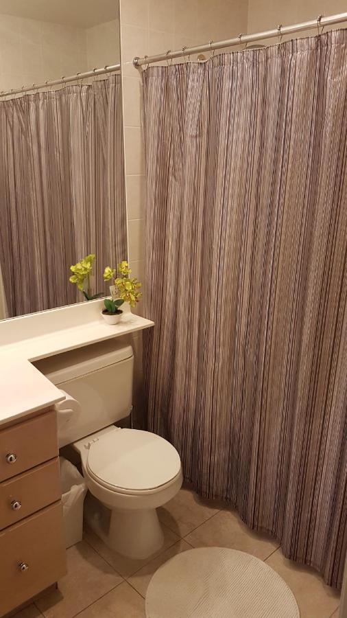 Toronto Luxury Accommodations - Qwest Экстерьер фото