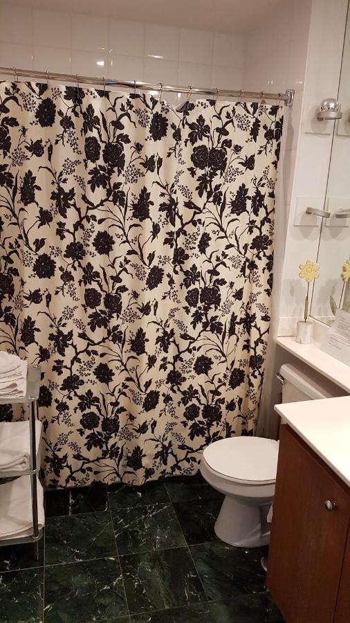 Toronto Luxury Accommodations - Qwest Экстерьер фото
