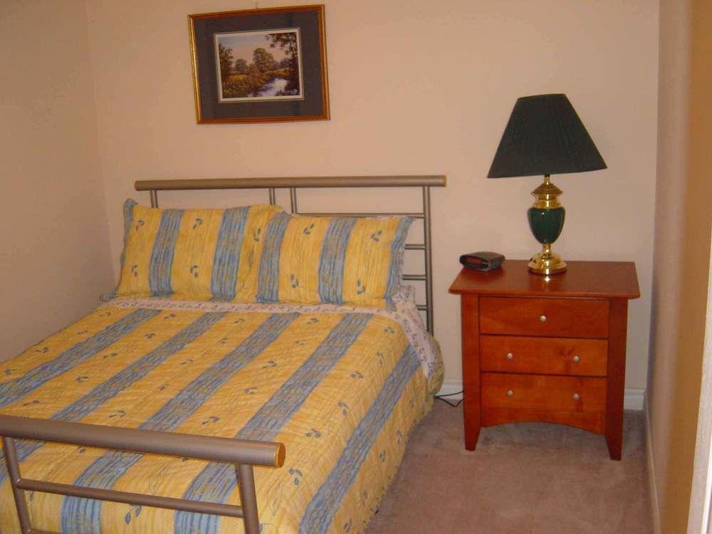 Toronto Luxury Accommodations - Qwest Экстерьер фото