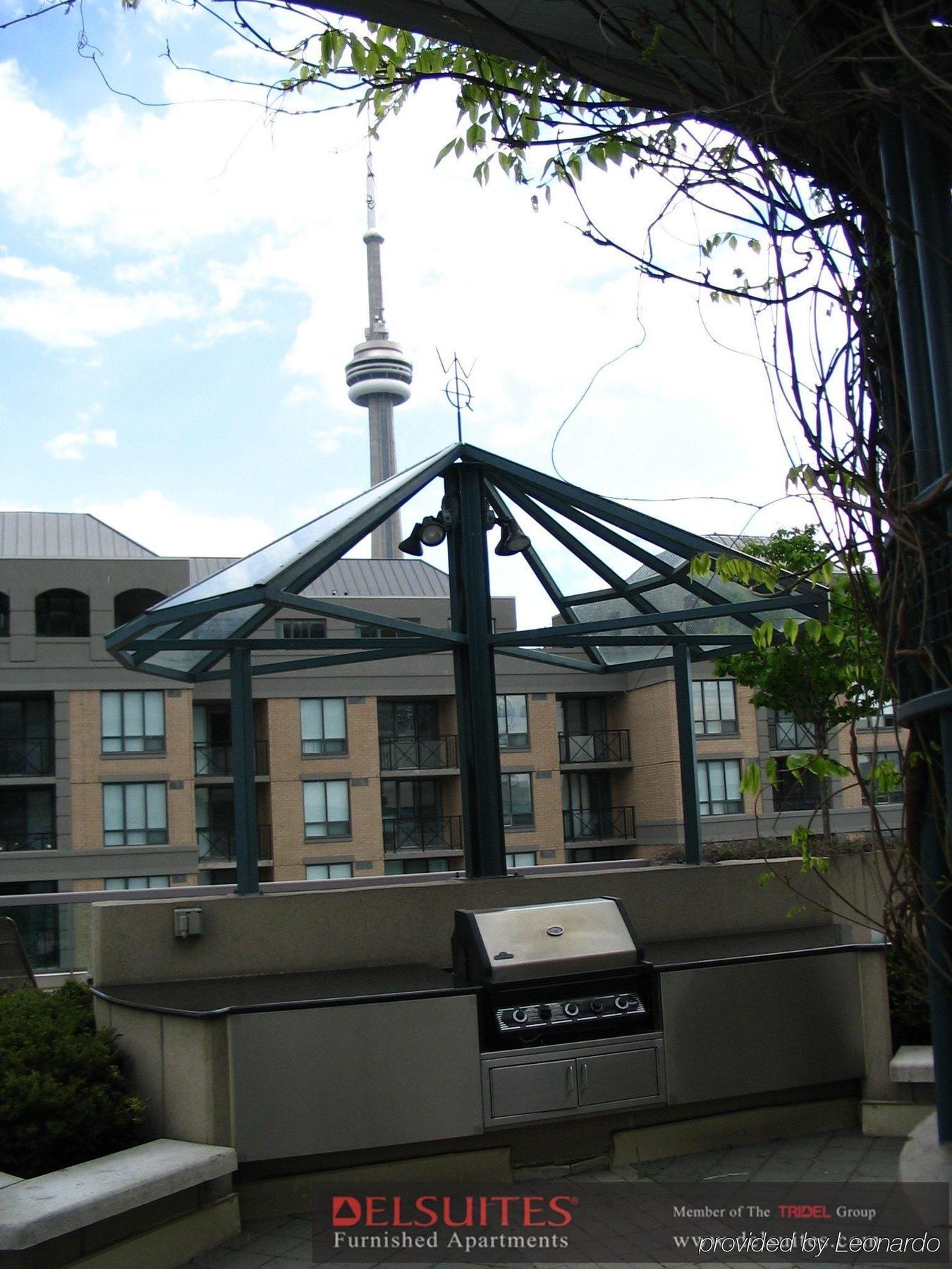 Toronto Luxury Accommodations - Qwest Экстерьер фото