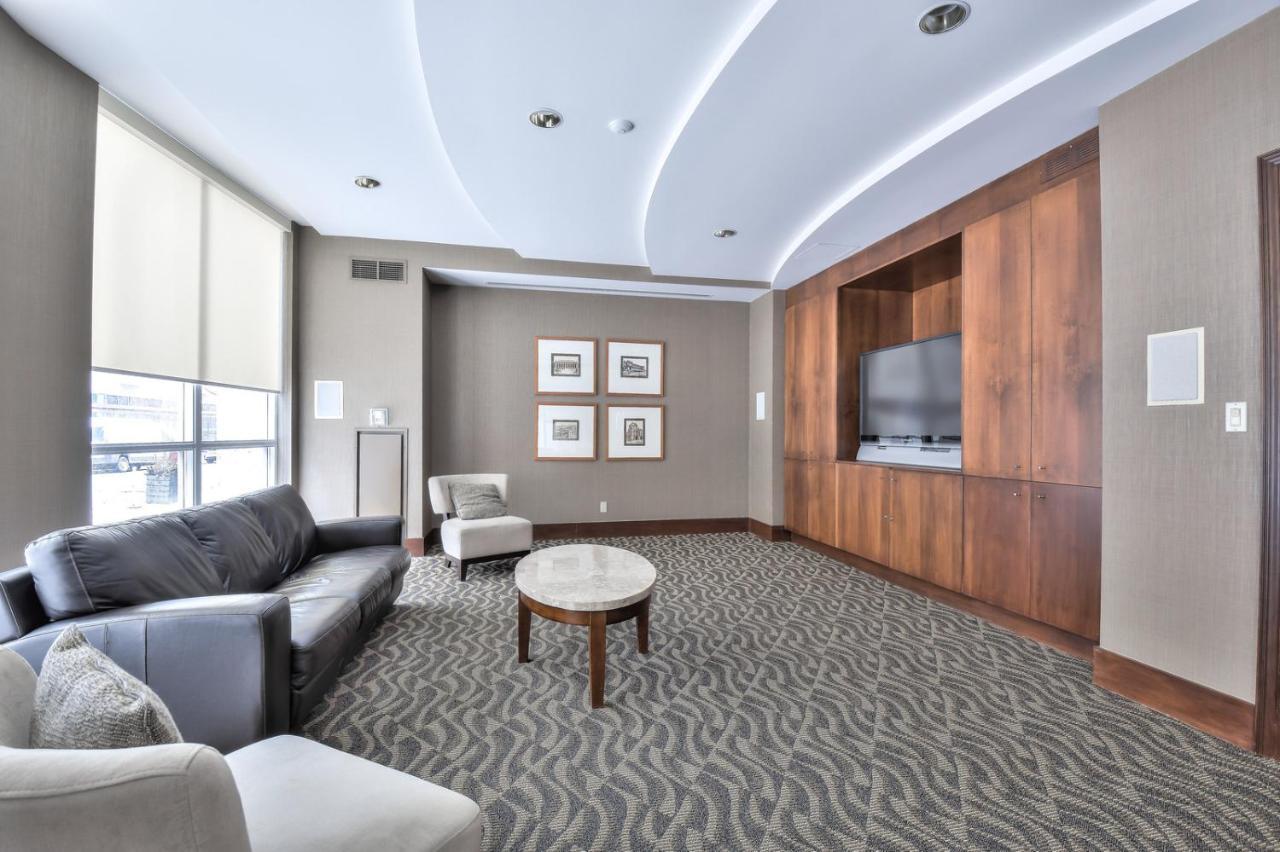 Toronto Luxury Accommodations - Qwest Экстерьер фото