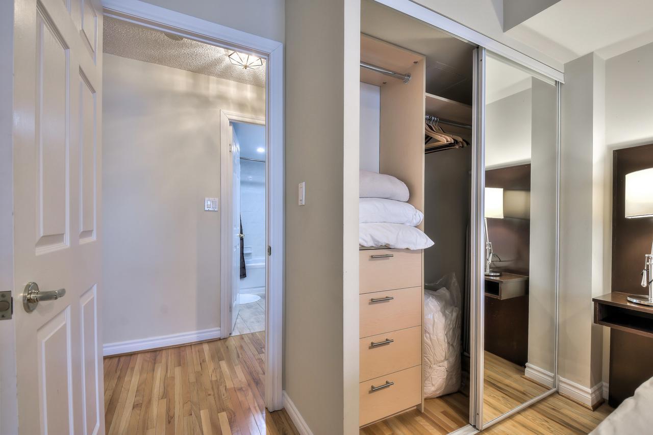 Toronto Luxury Accommodations - Qwest Экстерьер фото