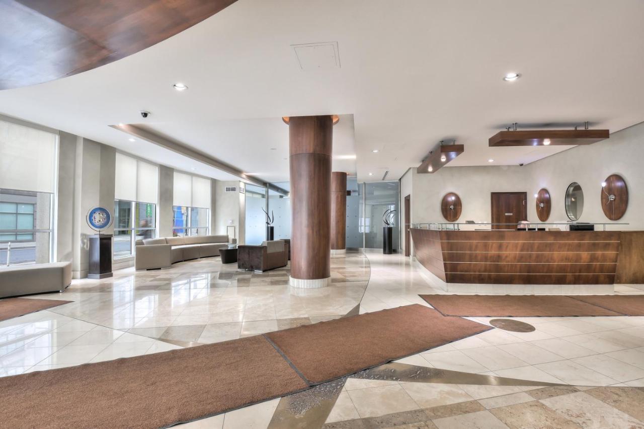 Toronto Luxury Accommodations - Qwest Экстерьер фото